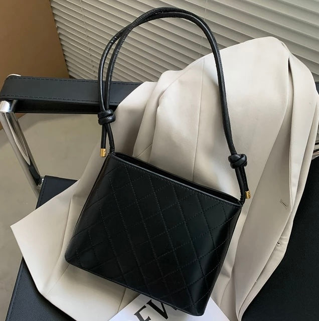 Black genuine leather handbags and shoulder bags for women in australia