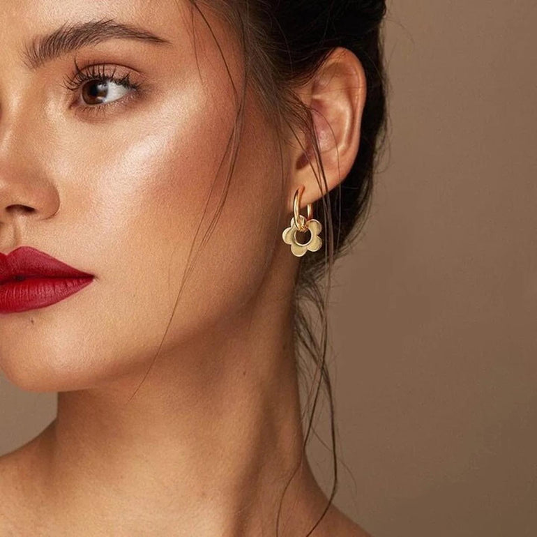 simple and everyday real gold dangle earrings for women with minimalist style and clean girl aesthetic. Waterproof and sweat proof jewellery in australia 